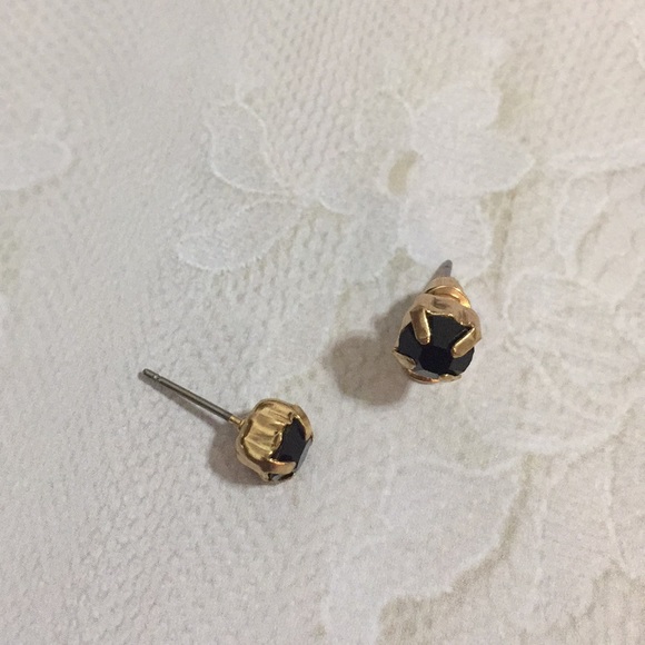 Jewelry - Black diamond stud earrings